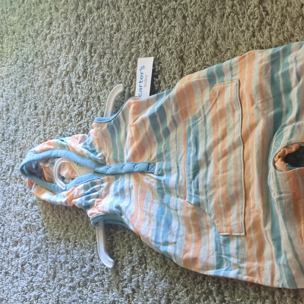 NWT Carter's hooded romper with pockets 18m